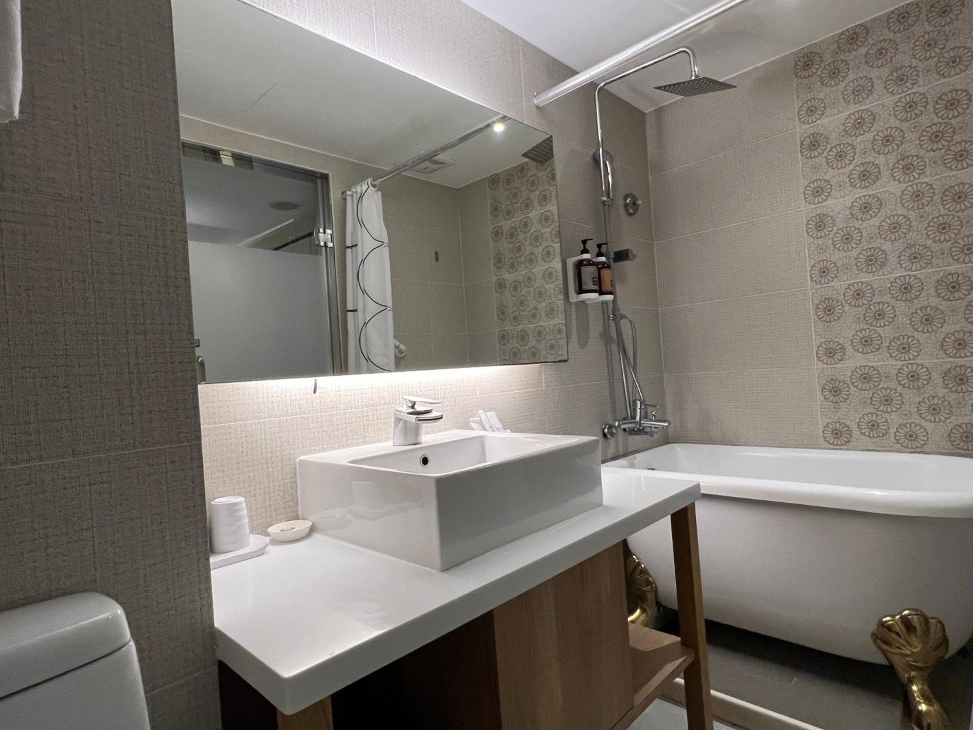 台北馥華商旅 松江館 Hotell Taipei Exteriör bild